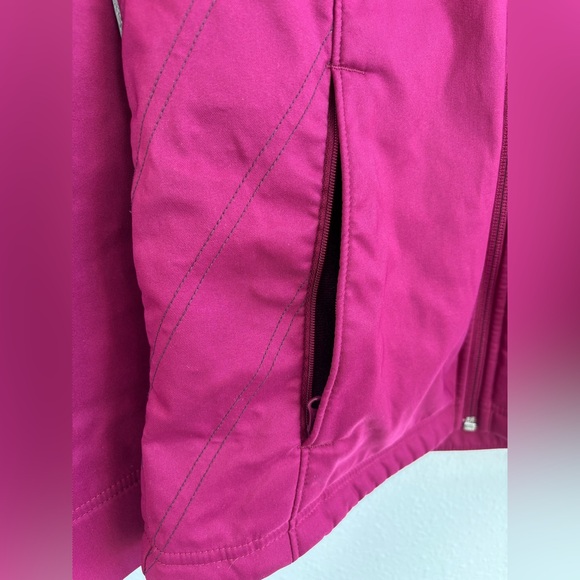 Women’s size Small Columbia Soft Shell Magenta Jacket full zip - Picture 2 of 8